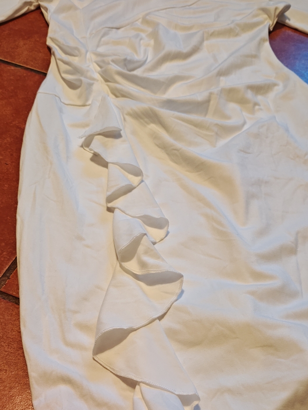 Women’s White Ruched Ruffle Sheath Dress - Picture 2 of 3
